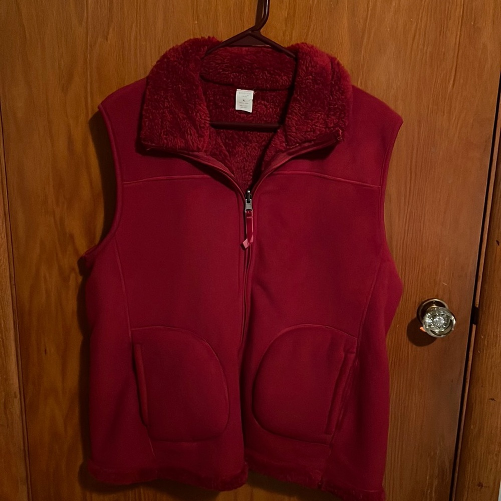 Mountain Lake Women’s Vest XL Burgundy